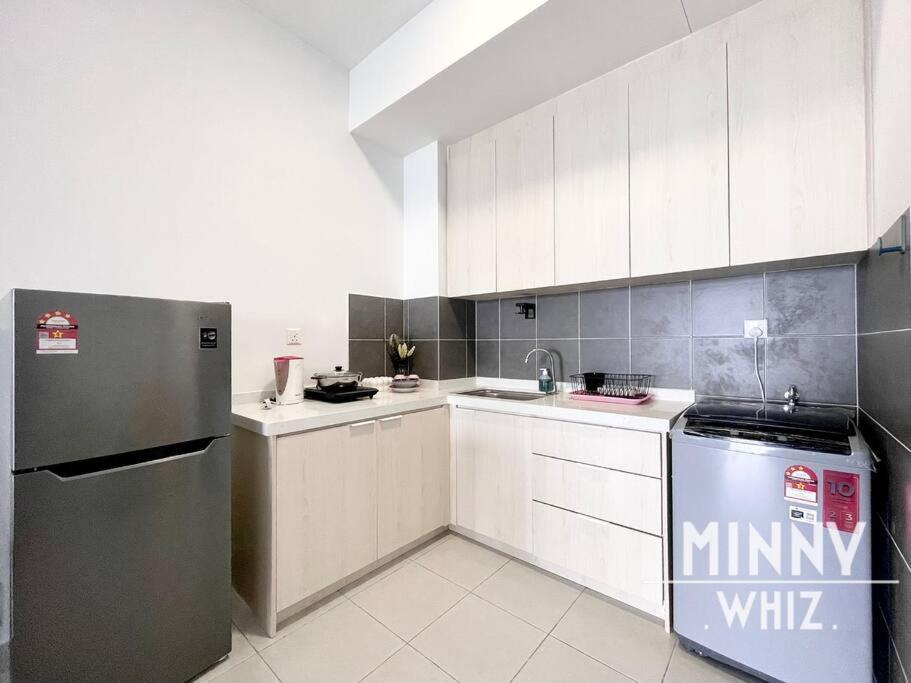 Netizen Near Mrt Couple Balcony Suite #31 Kampong Bukit Dukong Εξωτερικό φωτογραφία