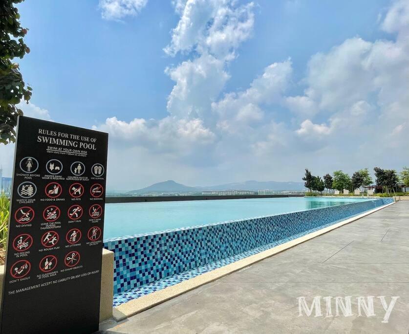 Netizen Near Mrt Couple Balcony Suite #31 Kampong Bukit Dukong Εξωτερικό φωτογραφία