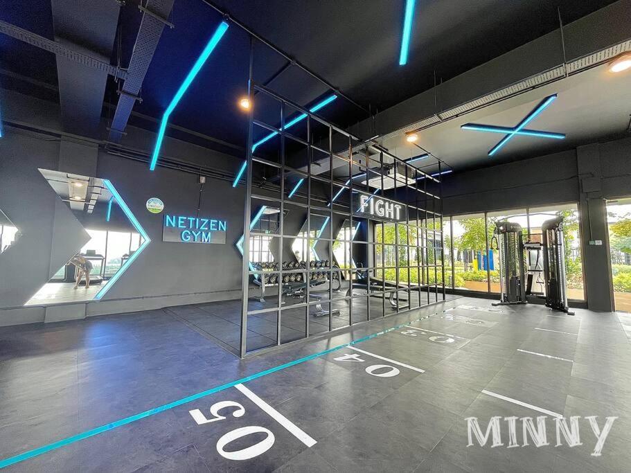 Netizen Near Mrt Couple Balcony Suite #31 Kampong Bukit Dukong Εξωτερικό φωτογραφία