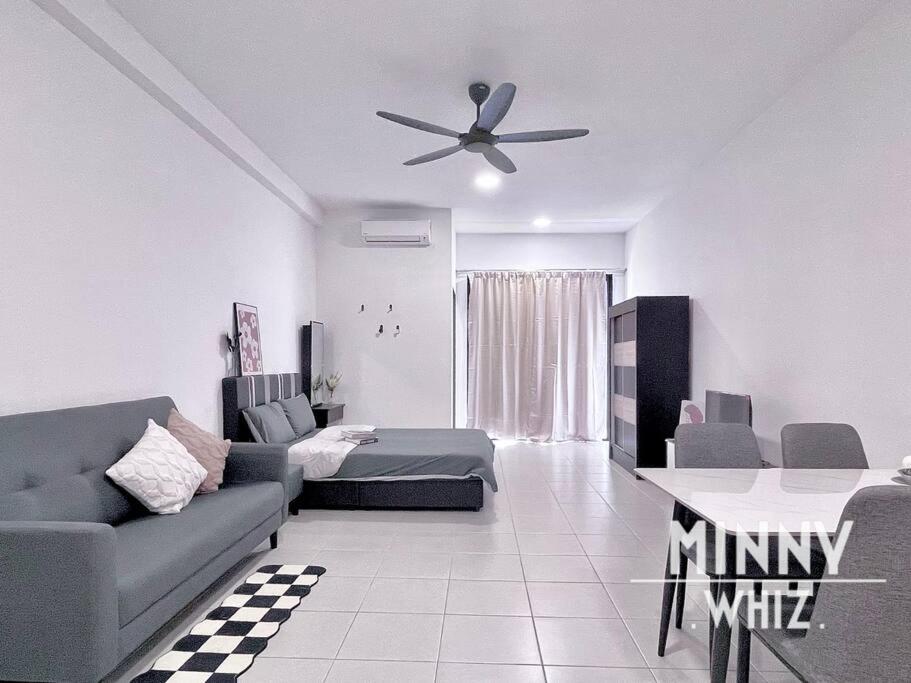 Netizen Near Mrt Couple Balcony Suite #31 Kampong Bukit Dukong Εξωτερικό φωτογραφία